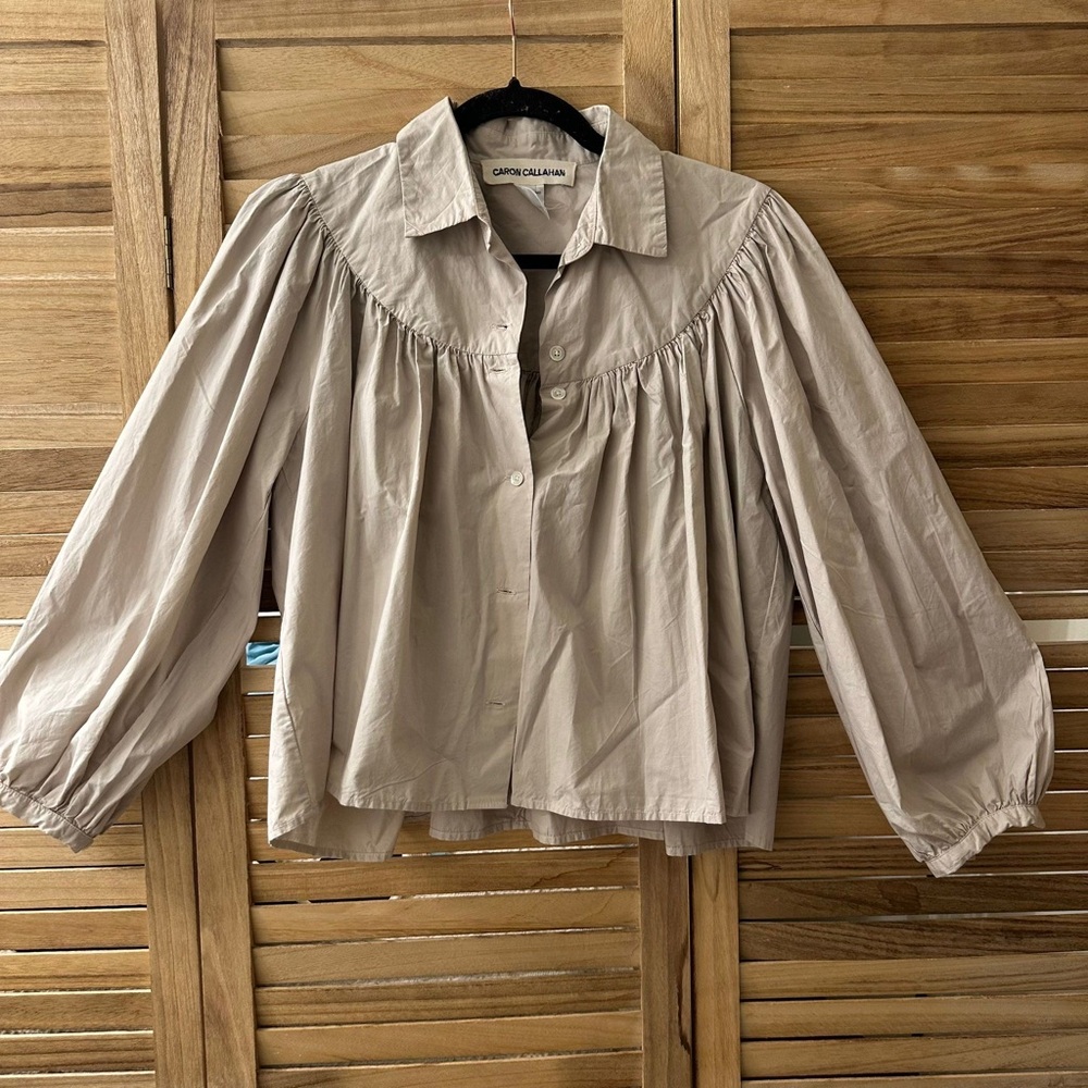 Caron Callahan Cotton Long Sleeves Button Down Blouse in beige size XS